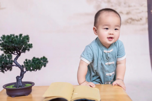 清镇六个月宝宝摇头正常吗